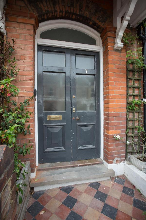 Elegant York House - On A Beach Road, Sleeps 12, With Sea Views Worthing Exterior photo